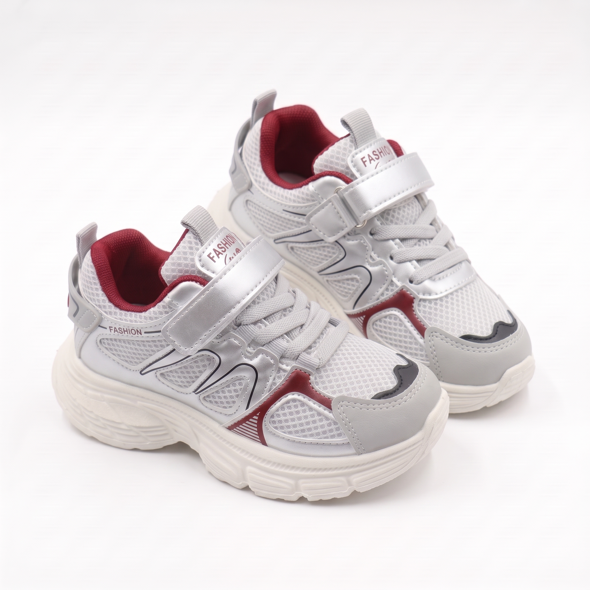 Athletic_sneakers_product_photog…_2K_20261014132706