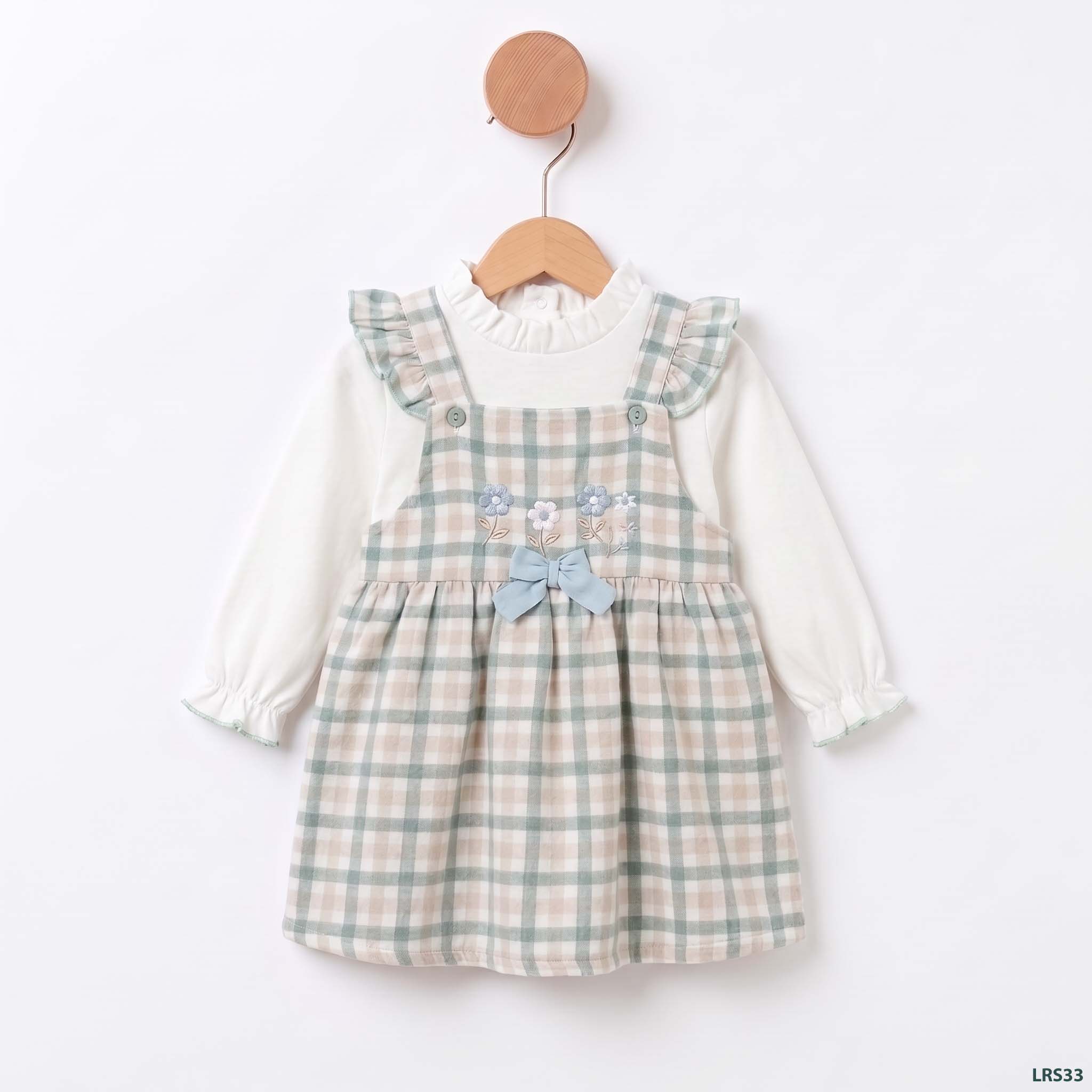 Baby_dress_on_hanger_2K_20261020185315