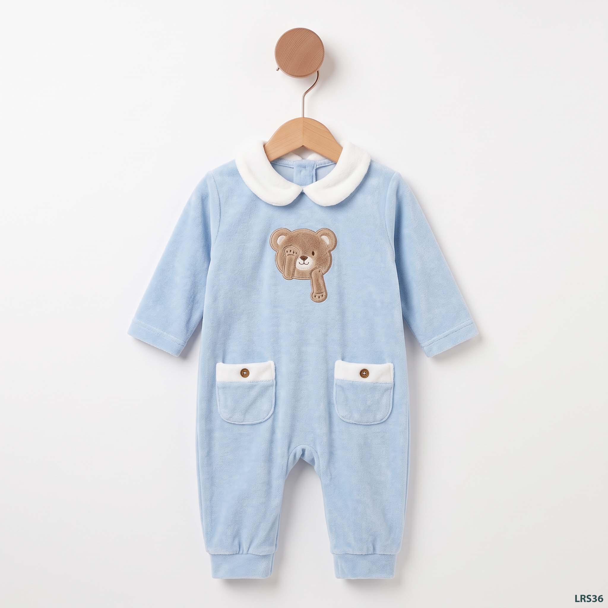 Baby_romper_hanging_on_hanger_2K_20261020171139