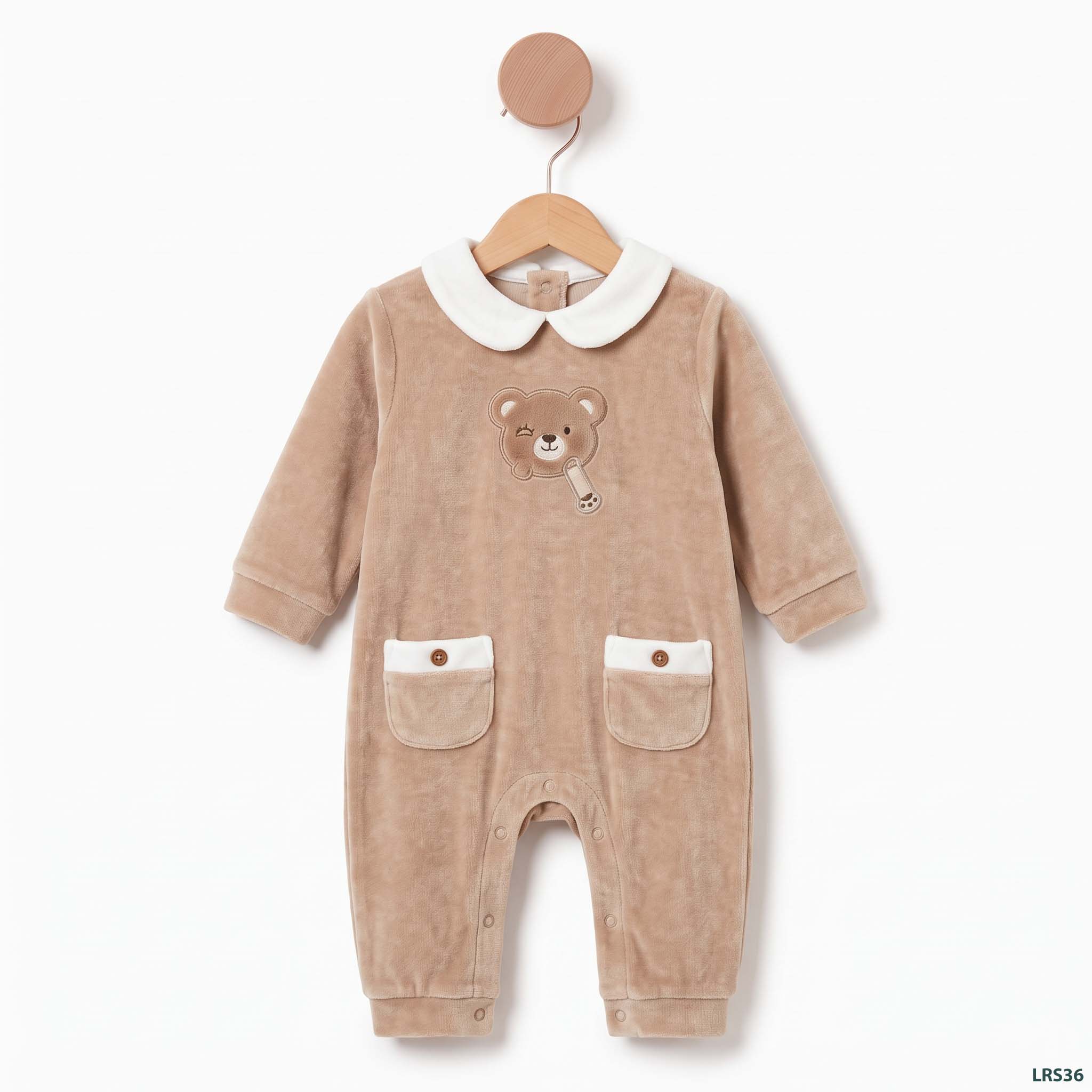 Baby_romper_hanging_on_hanger_2K_20261020191738