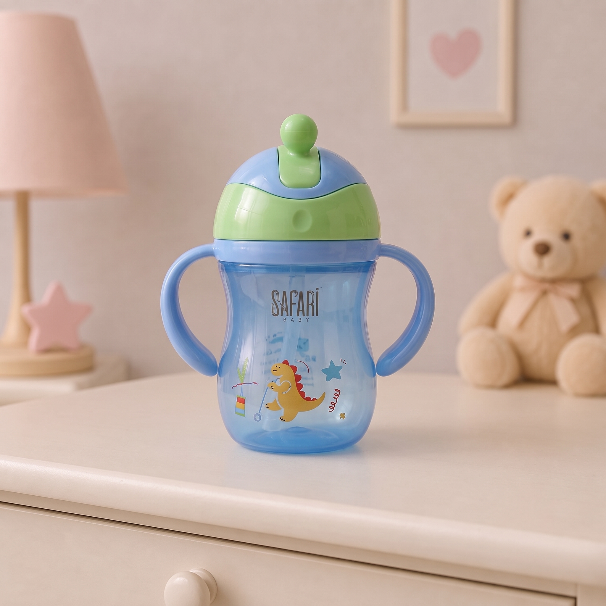 Baby_straw_cup_on_table_2K_20261011194732