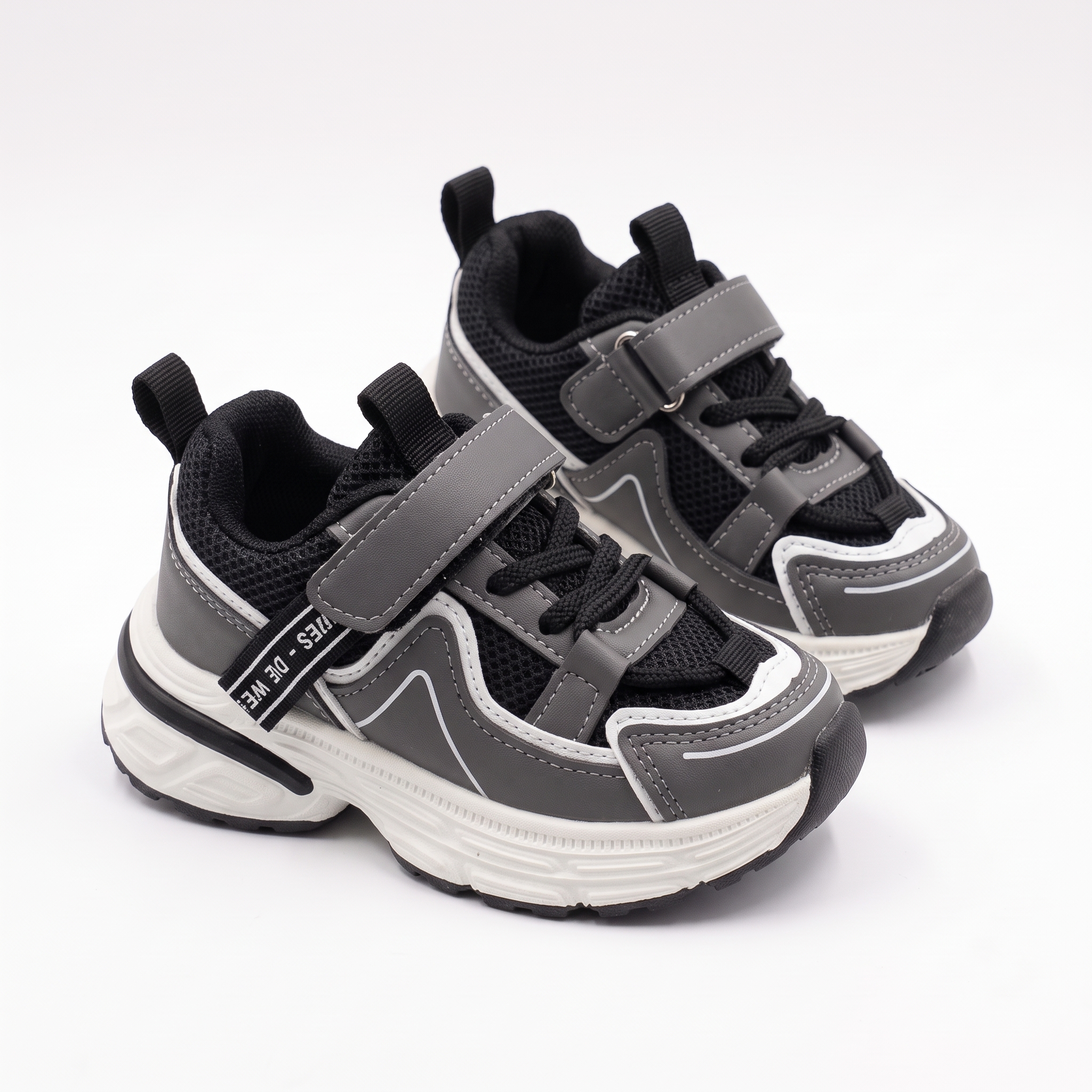 Children_sneakers_on_white_backg…_2K_20261012211500