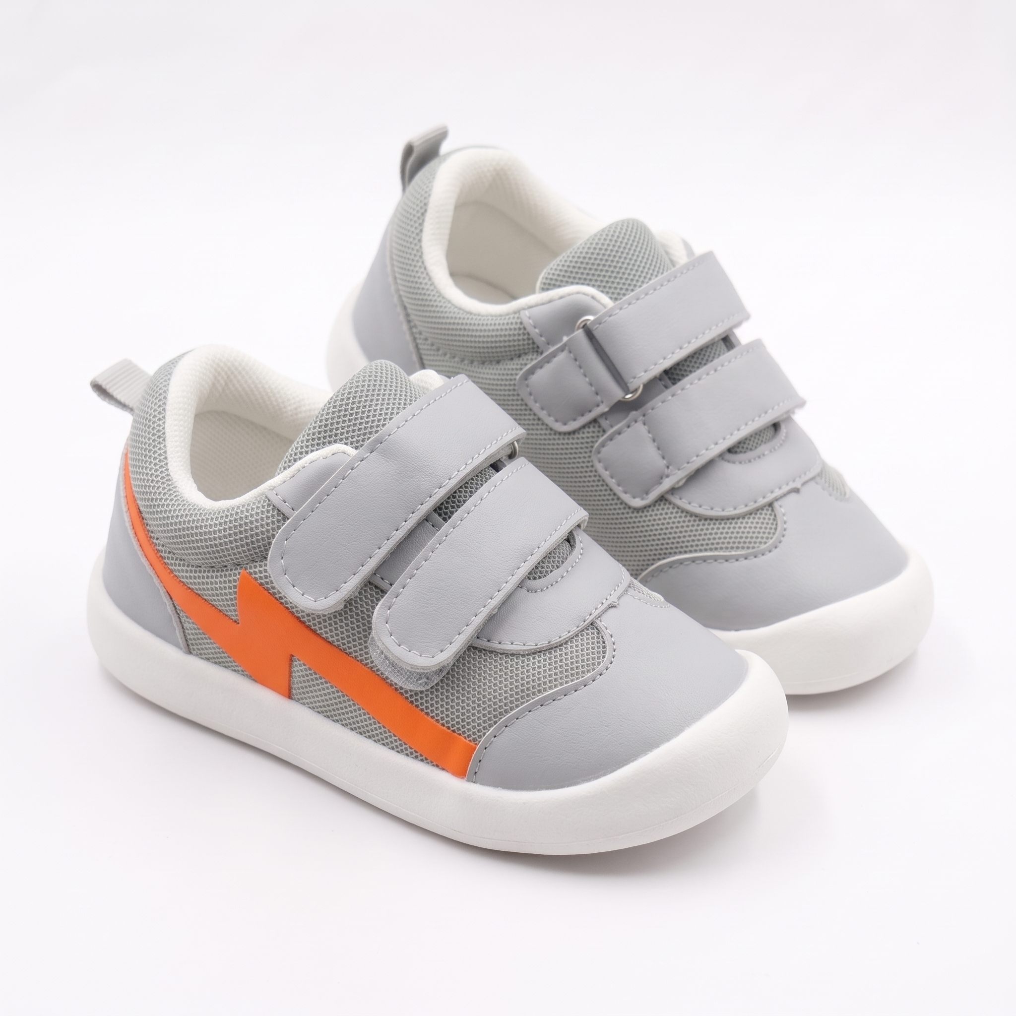Children_sneakers_on_white_backg…_2K_20261013154112