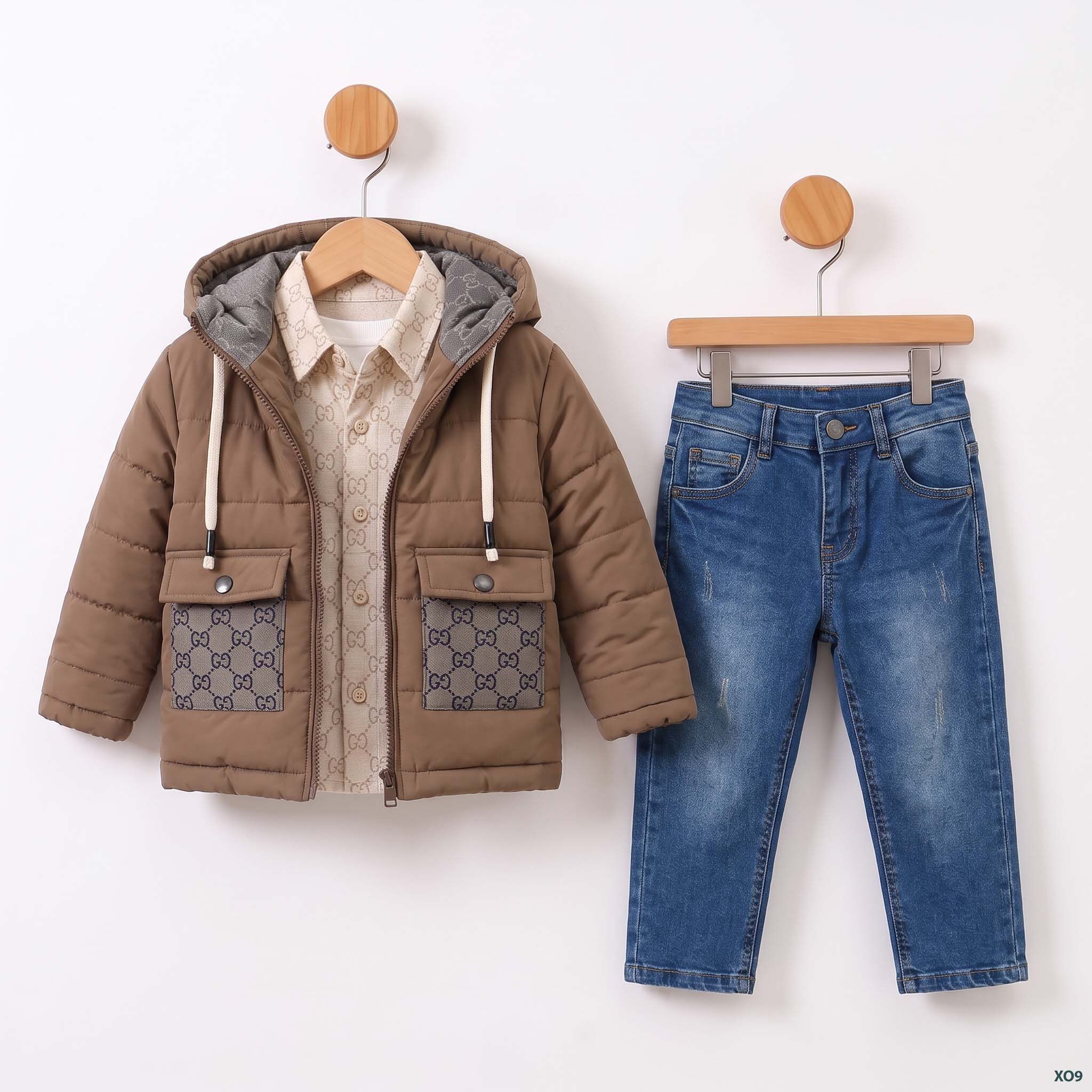 Children_winter_outfit_on_hangers_2K_20261023174936