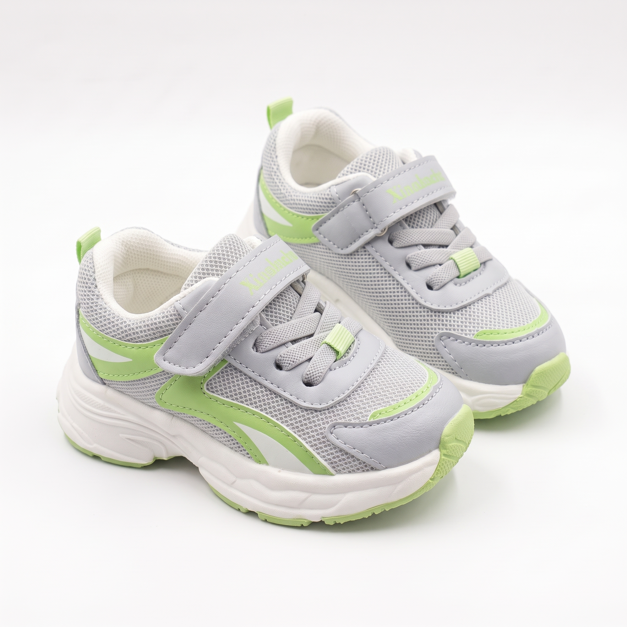 Children's_sneakers_displayed_on…_2K_20261012174130