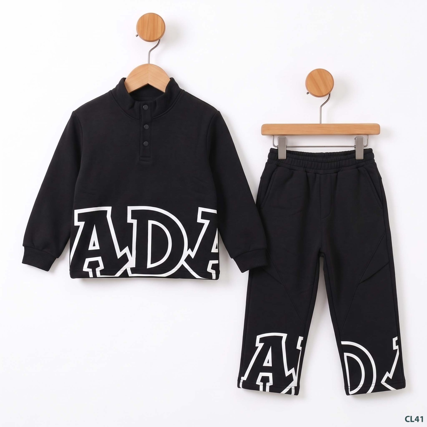 Sweatshirt_and_pants_on_hangers_2K_20261010173307 (1)