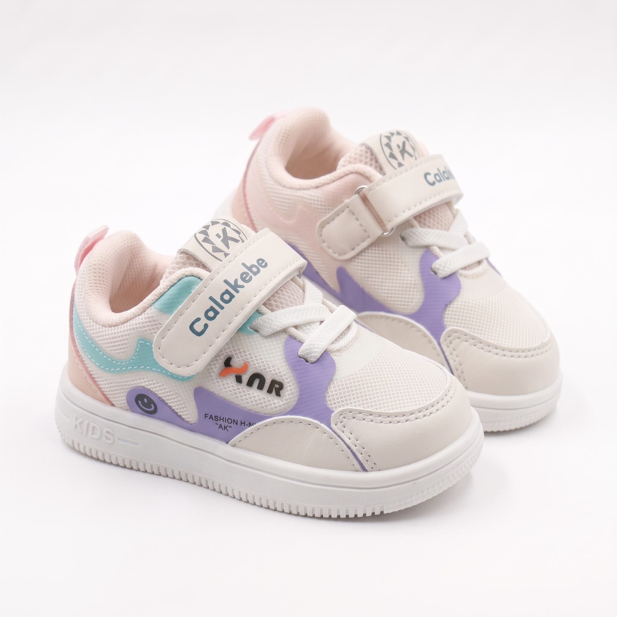 Toddler_sneakers_studio_photography_2K_20261013122001